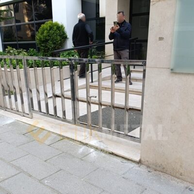 Krom Celik Bahce Kapisi 2